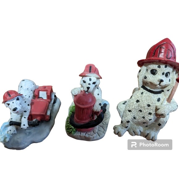 Vintage Cute set 2 Mini Dalmatian Dogs Resin Figurines,One 4" Dalmatian Fireman - Picture 5 of 5